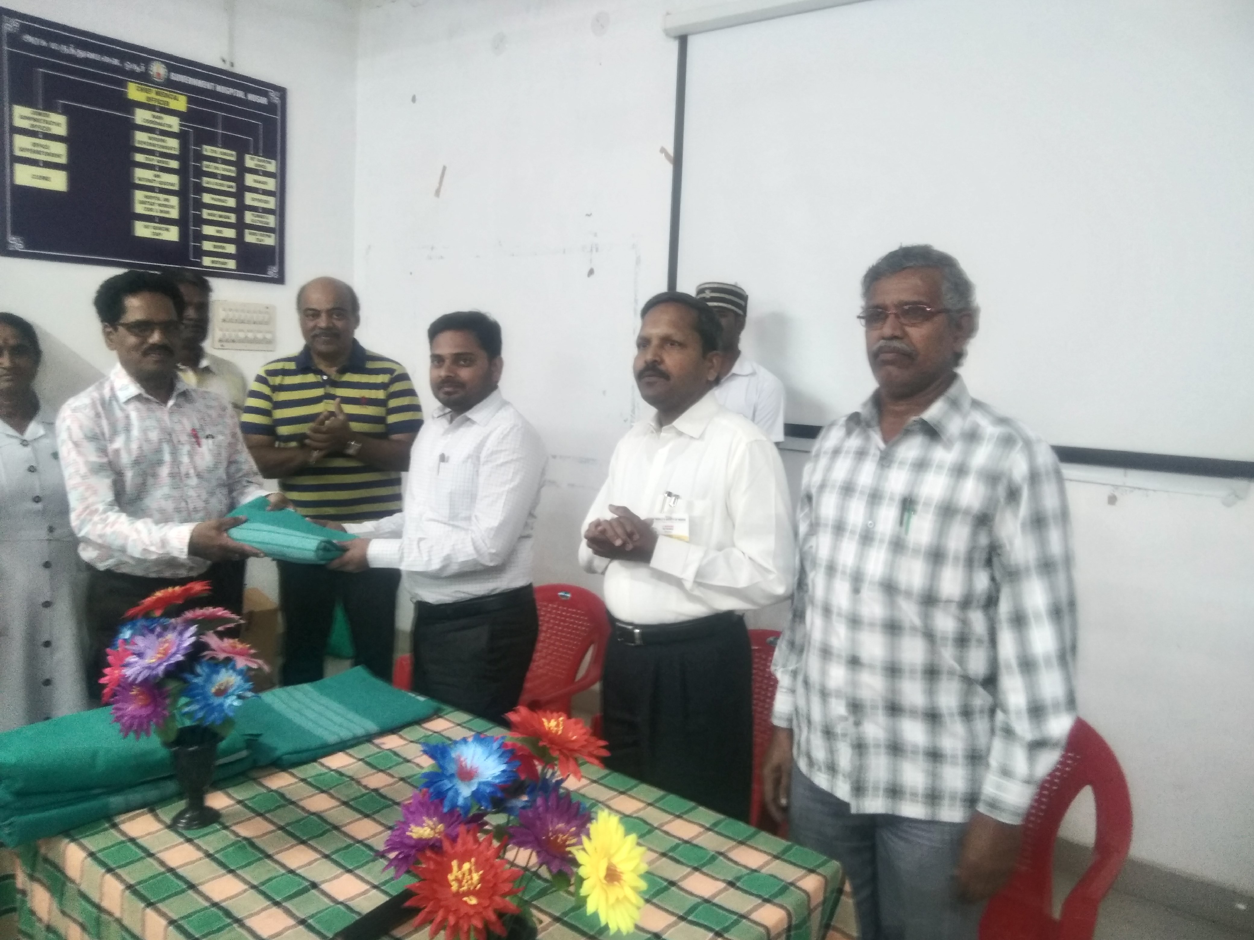 TPSOH Handed over the bedsheets to G.H.